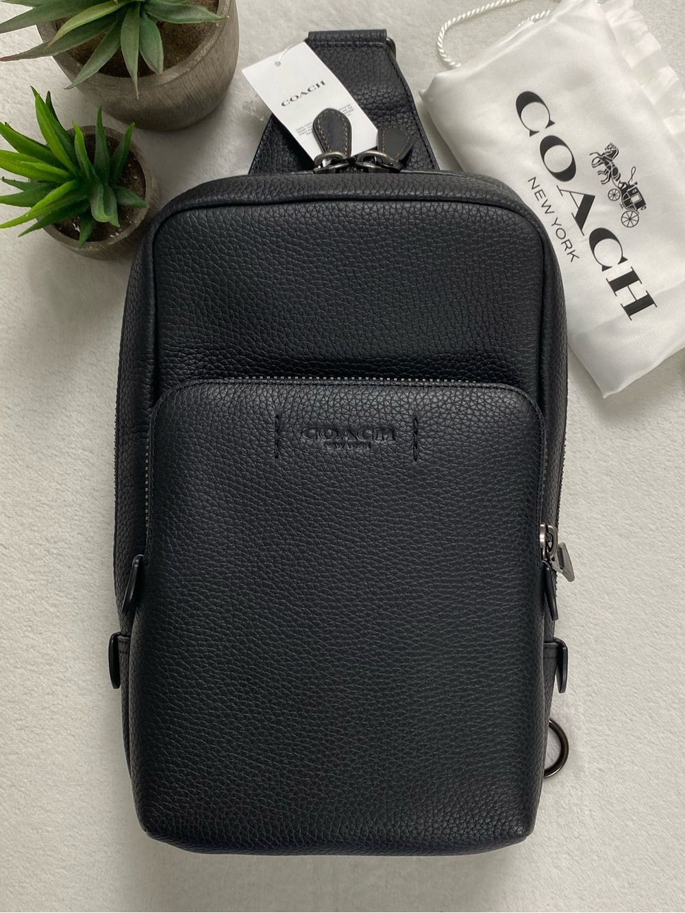 Coach Gotham Pack Shoulder/Crossbody Sling Bag | Black